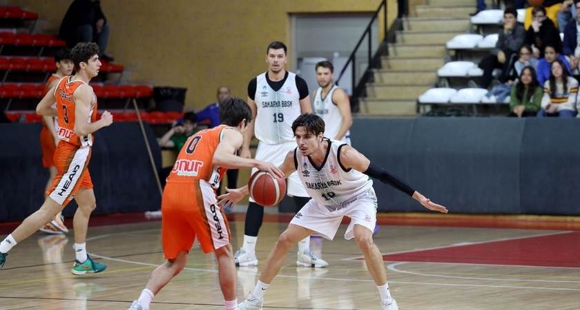 sakarya-basket-galibiyet.jpg