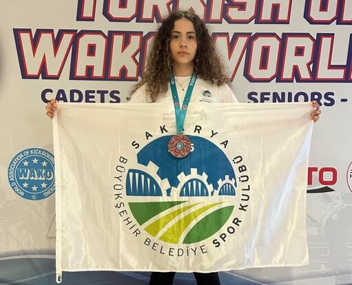 Büyükşehir sporcuları madalya kürsüsünü boş bırakmıyor