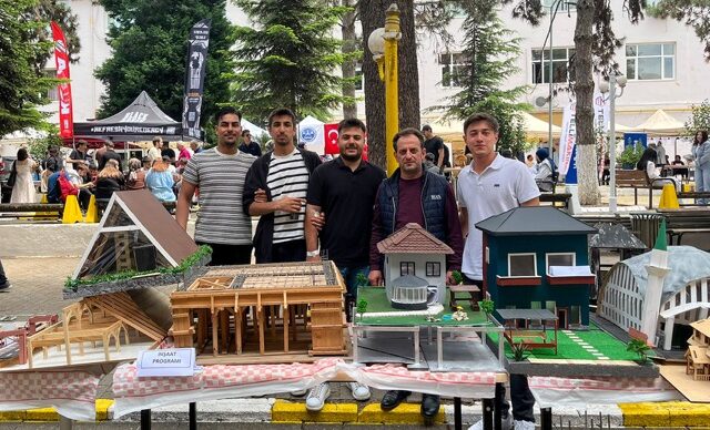 SUBÜ ‘Dijital Dönüşüm’ temasıyla ‘Kariyer Zirvesi’ düzenledi