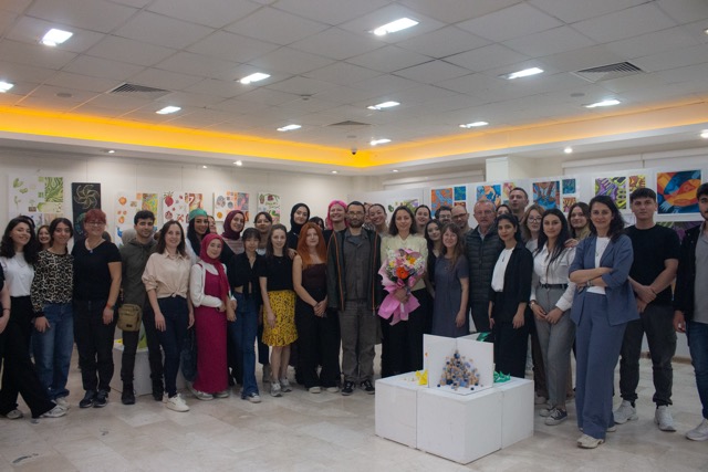 SAÜ'de Temel Sanat Eğitimi Dersi Öğrenci Çalışmaları Sergisi Düzenlendi