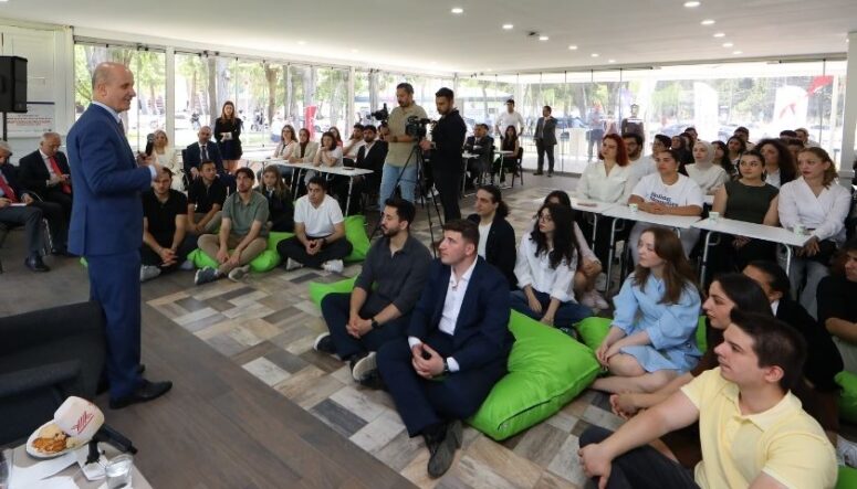 Üniversiteler Sahaya İniyor