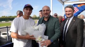  Dünya Şampiyonu Razgatlıoğlu’nu çiçeklerle karşıladılar