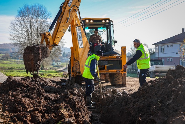5 kilometrelik yeni hat Söğütlü Yeniköy’ün içme su geleceğinin teminatı olacak