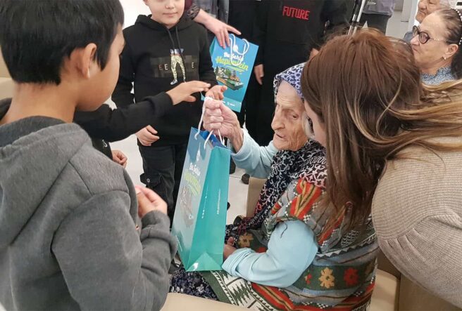 Kuşak Buluşmaları programı Sakarya’da çocuklar ve yaşlıları aynı çatı altında bir araya getirdi