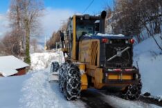 Kar küreme ve yol temizleme makineleri, karla mücadelede etkin çözüm sağlar.