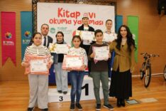 Otomatik taslak ile basın merkezi etkinliği ve ödül töreni.