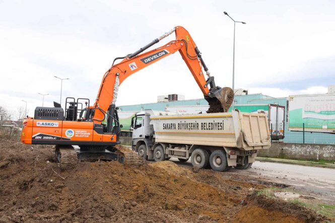 Duble yol inşaatı çalışması, Yazlık Kavşağı’nda trafik hafifletmek amacıyla devam ediyor.