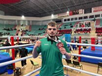 Büyükşehir Belediyesi Sporcuları Kick Boks ve Yüzmede Derece Elde Etti