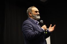 Dursun Ali Erzincanlı, Sakarya'da Ramazan Ayına Özel Şiir Dinletisiyle Vatandaşlarla Buluştu