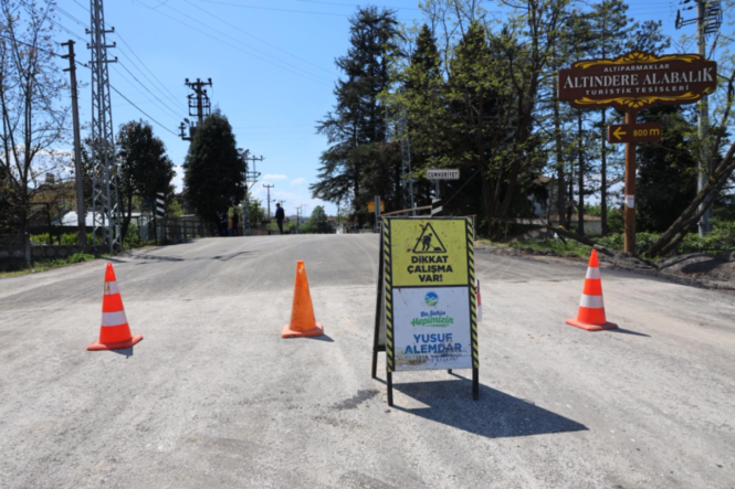 Akyazı’da Altındere ve Yağcılar Mahallelerinde 8 Kilometrelik Yol Asfaltlanıyor