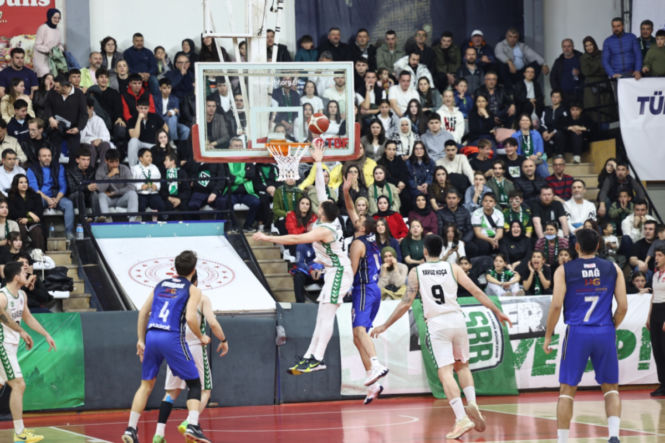 Sakarya Büyükşehir Basketbol Takımı Yarı Final Serisinde Kütahya Karşısında 93-70’lik Skorla Öne Geçti