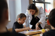 Sakarya'da 23 Nisan’da Çocuklara SAMEK Rehberliğinde Sanat Atölyesi Düzenlendi