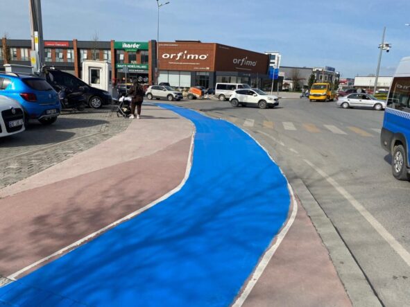 Erenler’de Bisiklet Yollarında Bakım ve Güvenlik Çalışmaları Sürdürüldü