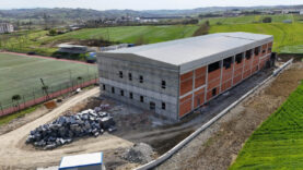 Kaynarca’da Yapımı Devam Eden Spor Salonu Projesinde Kaba İnşaat ve Çatı Tamamlandı