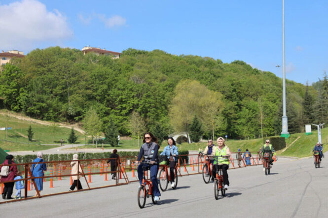 Ayçiçeği Bisiklet Vadisi’nde Kadınlara Yönelik Spor ve Beslenme Etkinlikleri İlgi Görüyor