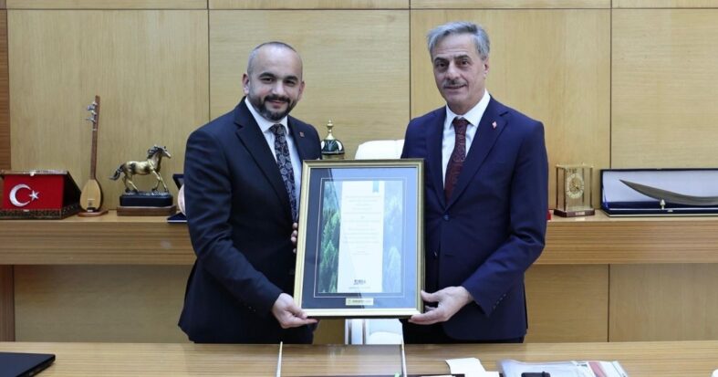 Sakarya GİAD’dan Her Protokol Ziyaretinde 54 Fidan Bağışıyla Kalıcı Katkı