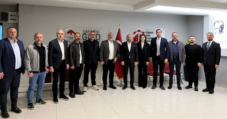 Sakarya’da SASİAD ve GİAD Yönetimlerinden Kurumsal İş Birliği Vurgusu