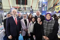 Serdivan’da 2. Kitap Fuarı Açıldı: Yüzlerce Yazar ve Binlerce Kitapsever Buluştu