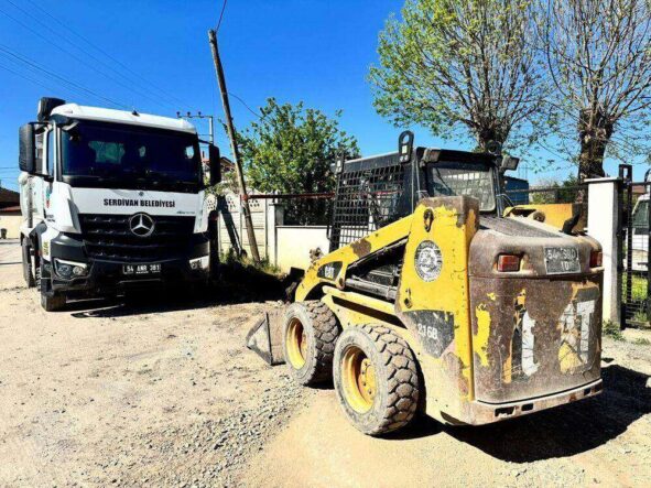 Serdivan Aralık Mahallesi’nde Türkoğlu Caddesi’nin Yağmur Suyu Altyapısı Güçlendiriliyor