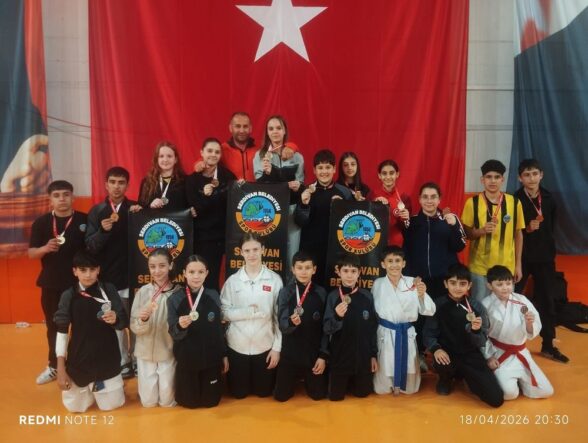 Serdivan Belediyesi Karate Takımı 23 Nisan Şampiyonası’nda 25 Madalya ile Başarıya Ulaştı