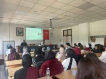 Akyazı'da Sık Seyahat Eden Yabancı Öğrencilere Sıtma Farkındalığı Eğitimi